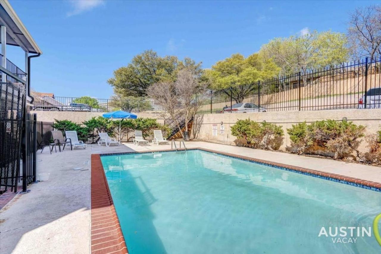 Cool Down On Riverside Free Parking And Shared Pool Austin Eksteriør bilde